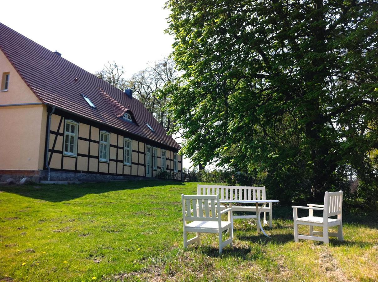 Altes Pastorat Schwichtenberg Borrentin Buitenkant foto